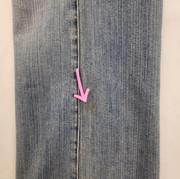 Clark Jeans Size 23 NWT Embellished Flowers Pattern Boot cut **Flaw** - Picture 10 of 11